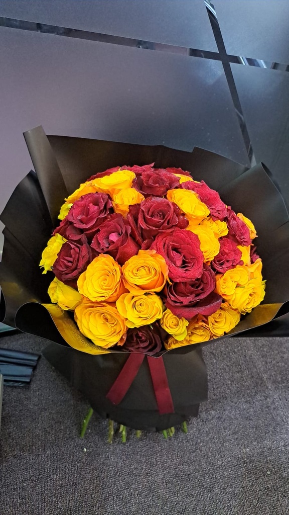 Sunset Bouquet 💛 ♥️ 50 Roses 🌹