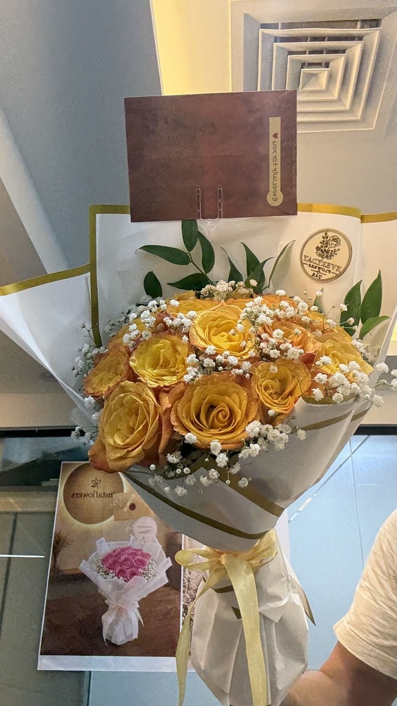 Sunrise Bouquet 💐15 Roses