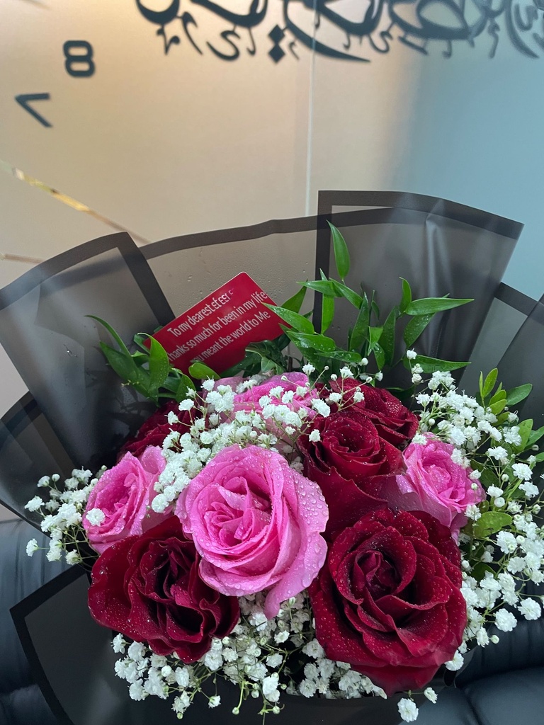 12 mixed Roses