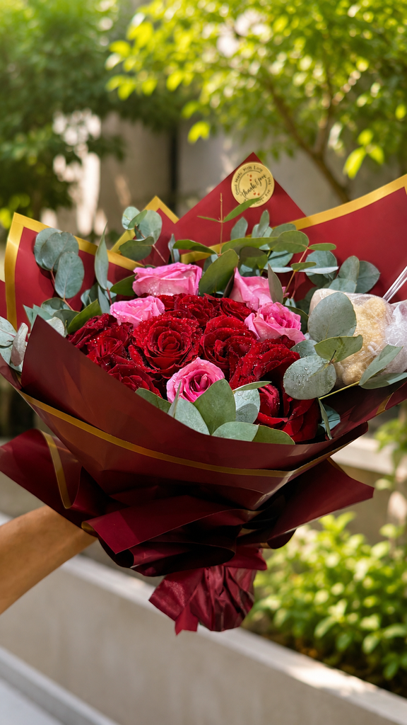 15 Luxury Rose Bouquet with Personalized engraved Letter.بوكيه فاخر مع رسالة محفورة مخصصة مجانا